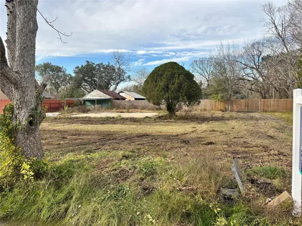 7233 Evans ST, Houston, TX 77061