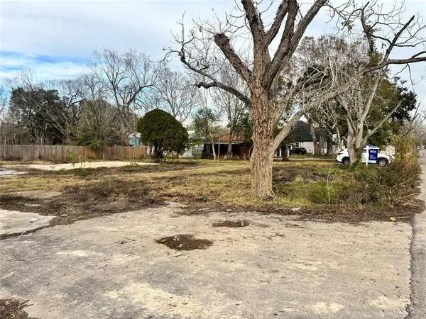 7233 Evans ST, Houston, TX 77061