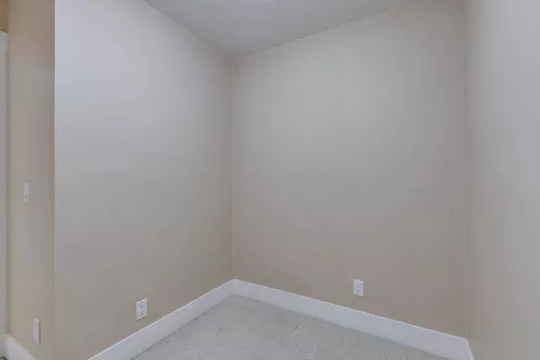 500 Rocky Vista GDNS NW #315, Calgary, AB T3G 0C3