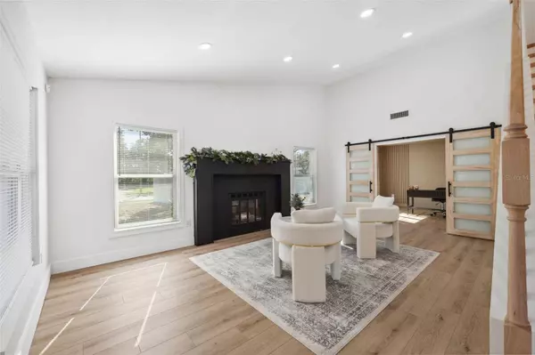 3819 SCOVILL LN, Valrico, FL 33596