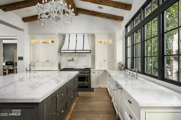 7305 E ROYAL PALM Road, Scottsdale, AZ 85258