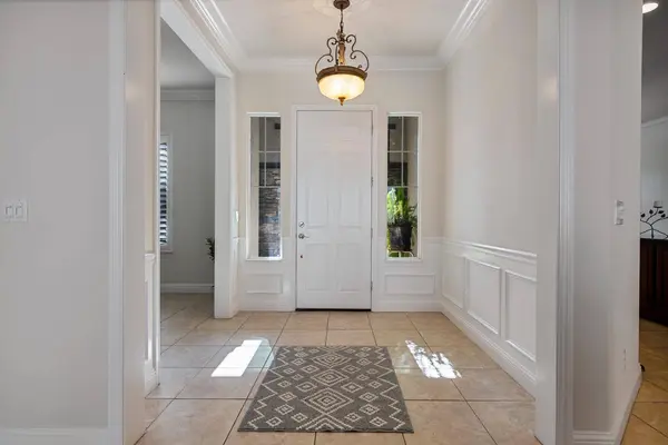 1249 Holly Berry CT, Manteca, CA 95336