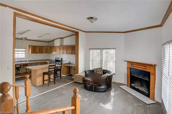 367 Wedgewood DR, Lexington, NC 27292