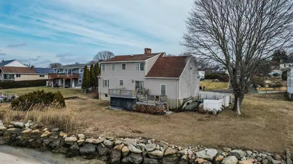 25 Division Street, Waterford, CT 06385