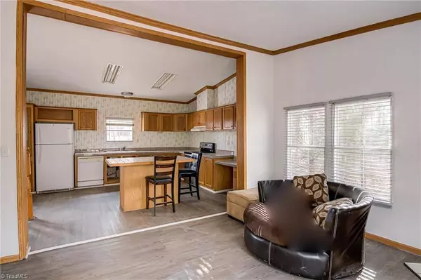 367 Wedgewood DR, Lexington, NC 27292