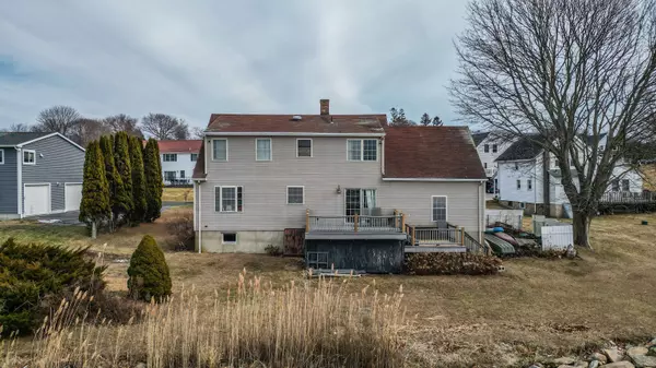 25 Division Street, Waterford, CT 06385