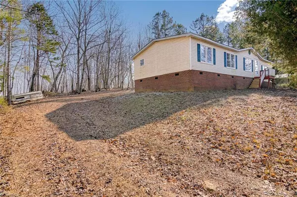 367 Wedgewood DR, Lexington, NC 27292