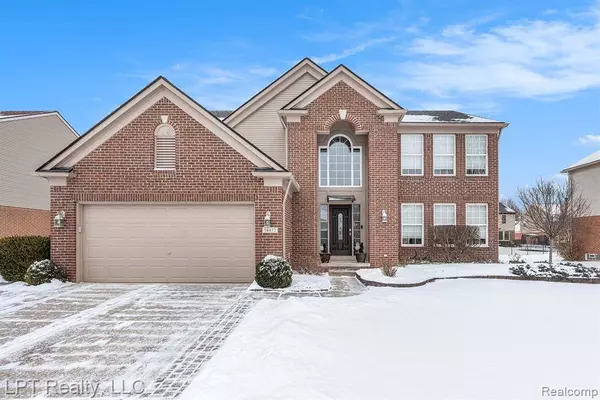 54472 ISLE ROYALE Avenue, Macomb, MI 48042