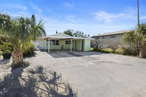 13248 4TH ST E, Madeira Beach, FL 33708