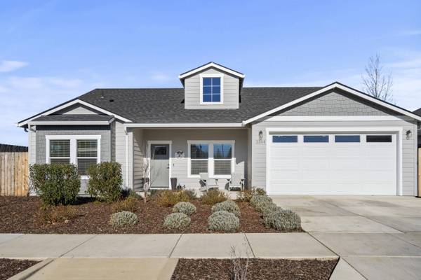 2264 Calico LN, Medford, OR 97501