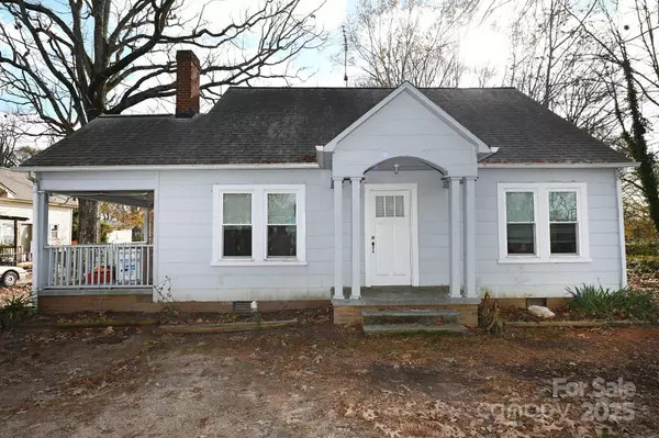 1909 2nd AVE SW, Hickory, NC 28602