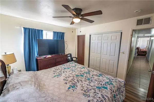 2818 Louise AVE, Kingman, AZ 86401