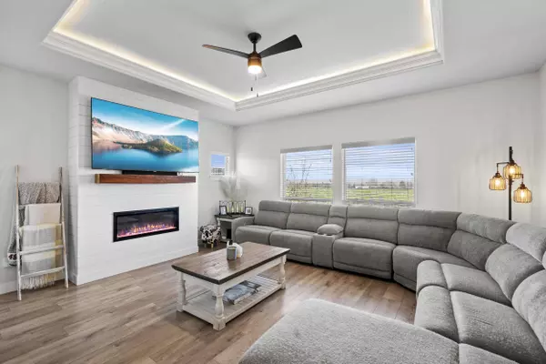 2264 Calico LN, Medford, OR 97501