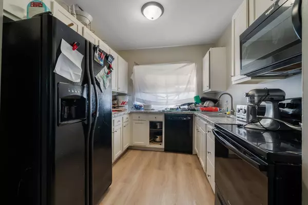 813 CENTRAL ST, Oshkosh, WI 54901