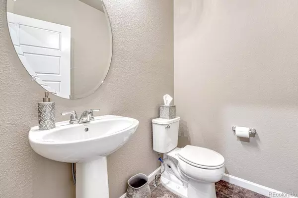 1944 Villageview LN, Castle Rock, CO 80104