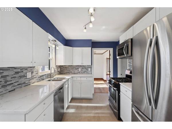 3028 SE 71ST AVE, Portland, OR 97206
