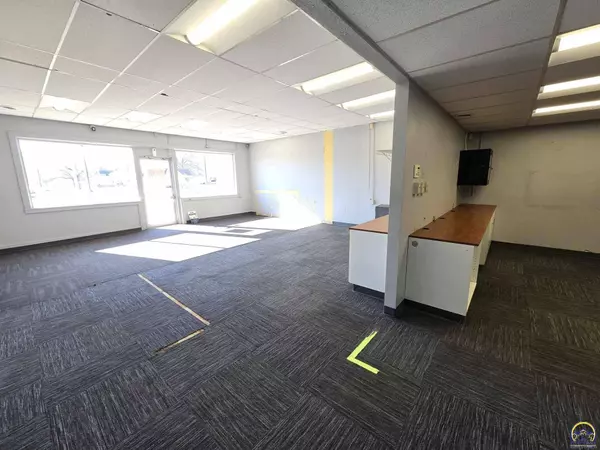 2110 SW 10th Ave, Topeka, KS 66604