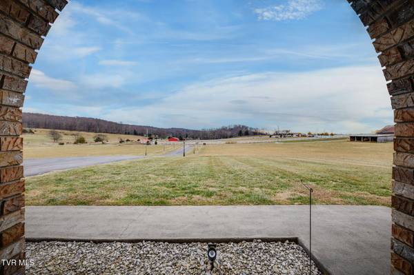 167 Cable RD, Jonesborough, TN 37659