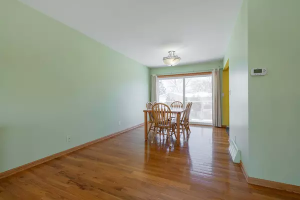 112 Camelot WAY, Bolingbrook, IL 60440