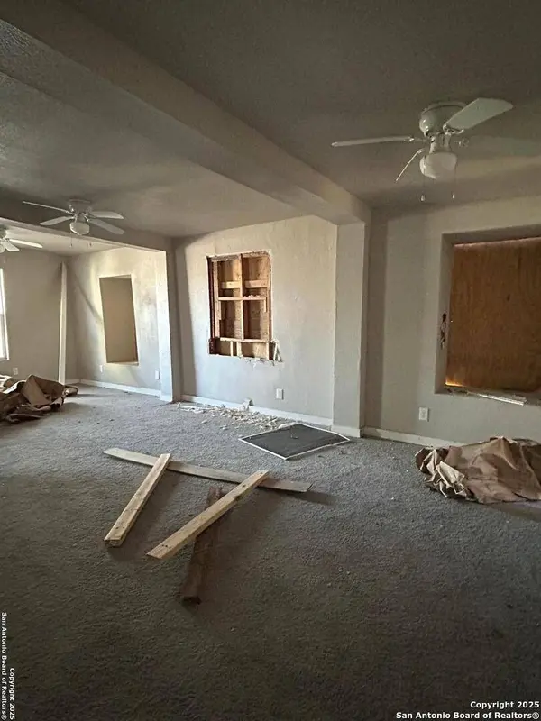 511 SAN JOAQUIN AVE, San Antonio, TX 78228-6137