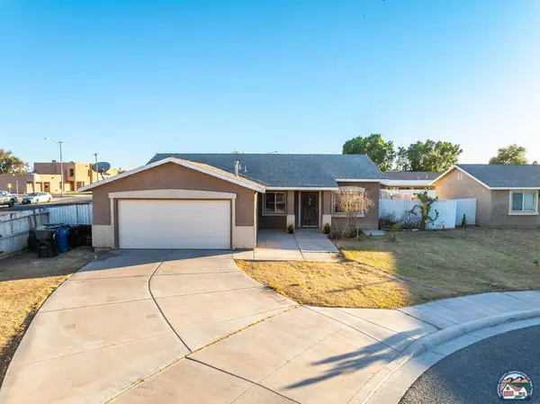 1138 Elm Ct, Brawley, CA 92227