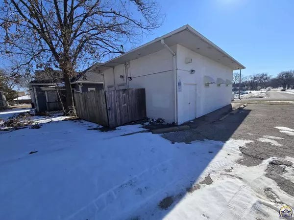 2110 SW 10th Ave, Topeka, KS 66604