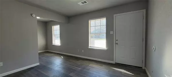 402 S Gaines Street, Ennis, TX 75119