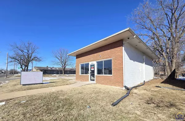 2110 SW 10th Ave, Topeka, KS 66604