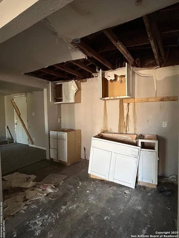 511 SAN JOAQUIN AVE, San Antonio, TX 78228-6137