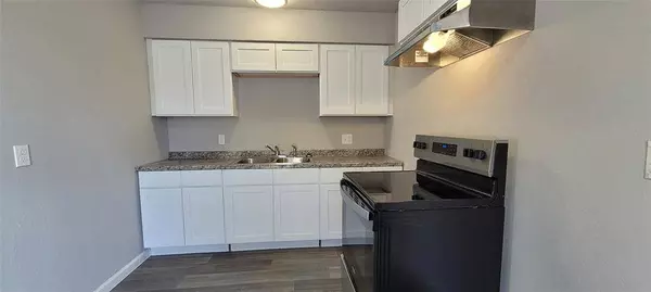 402 S Gaines Street, Ennis, TX 75119