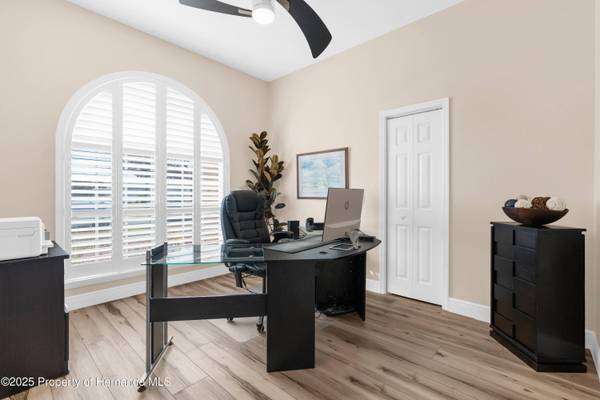 8320 Maybelle Drive, Weeki Wachee, FL 34613