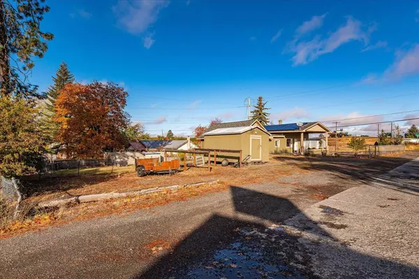 10111 S Electric St, Four Lakes, WA 99014