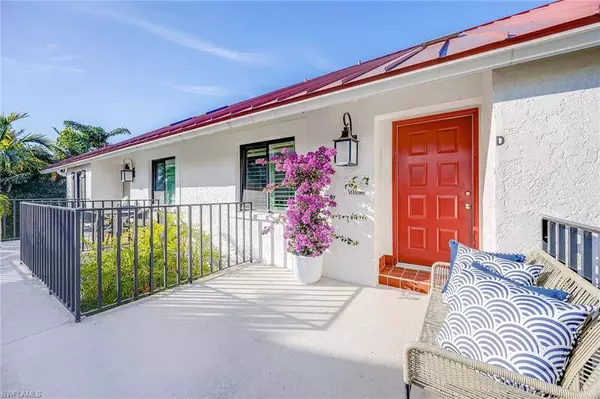 375 8th AVE S #D, Naples, FL 34102