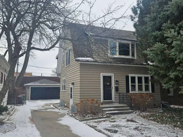 1811 E Elmdale, Shorewood, WI 53211