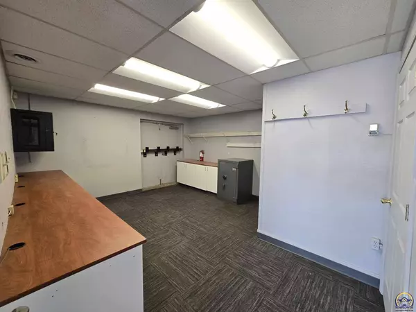 2110 SW 10th Ave, Topeka, KS 66604