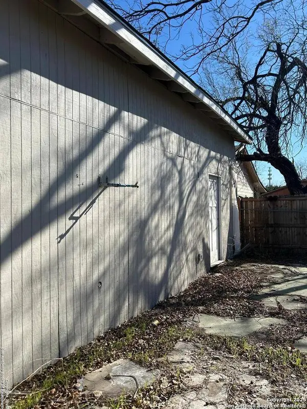 511 SAN JOAQUIN AVE, San Antonio, TX 78228-6137