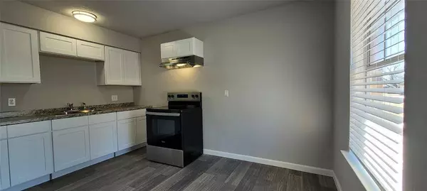 402 S Gaines Street, Ennis, TX 75119