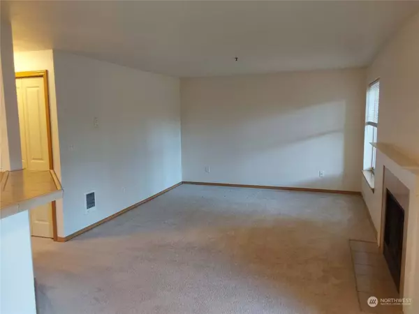 11527 Hwy 99 #E101, Everett, WA 98204