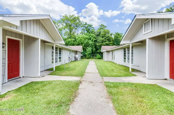 606 Yvonne, New Iberia, LA 70560