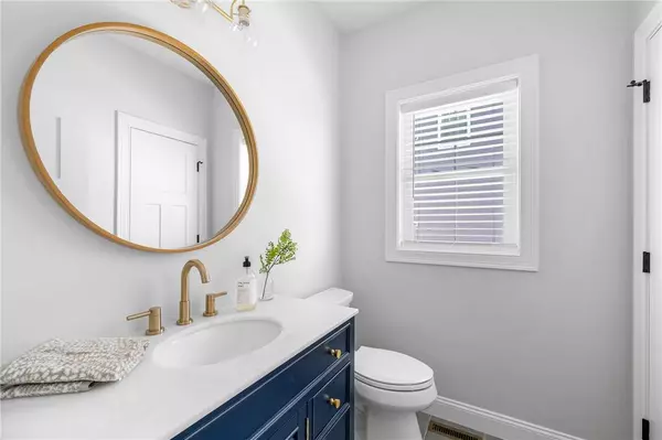 27 Bellevue AVE, Cumberland, RI 02864