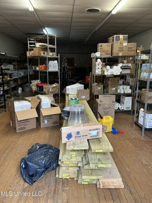 304 S Main Street, Yazoo City, MS 39194