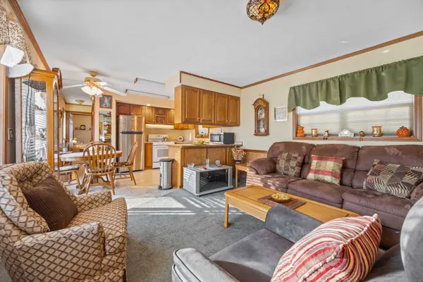 4 4th Avenue, Shelton, CT 06484