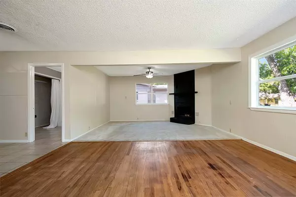 1716 Nueces Trail, Arlington, TX 76012