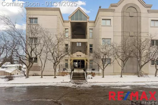 3276 Island Cove Drive 250, Waterford, MI 48328