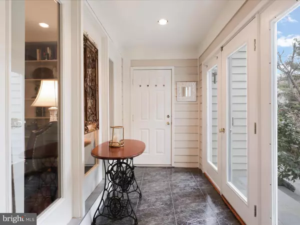 2931 ARAN CT, Oakton, VA 22124