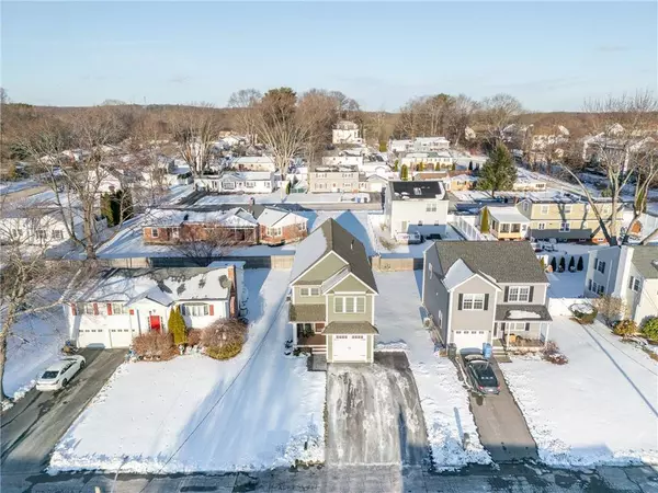 27 Bellevue AVE, Cumberland, RI 02864