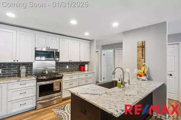 3276 Island Cove Drive 250, Waterford, MI 48328