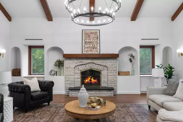 8040 N Gray Log, Fox Point, WI 53217