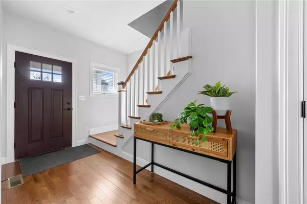 27 Bellevue AVE, Cumberland, RI 02864