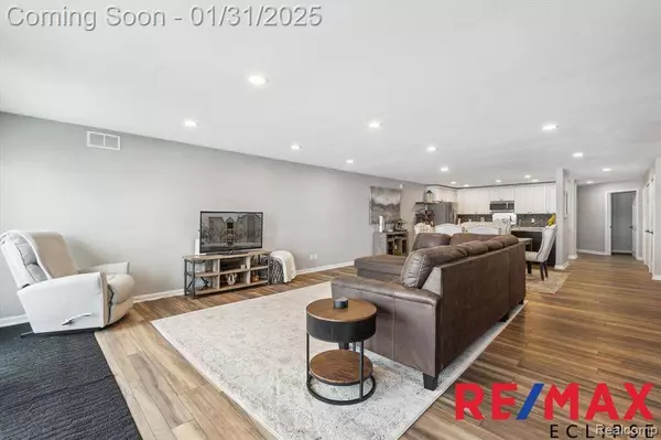 3276 Island Cove Drive 250, Waterford, MI 48328